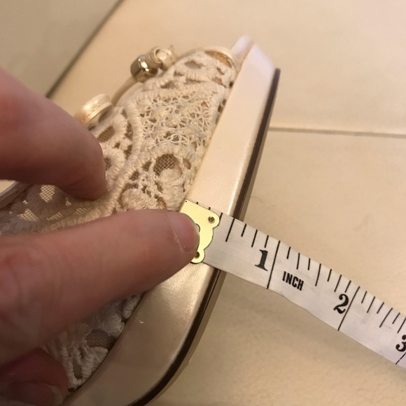 NEW Anne Klein Ivory Lace Shoes - Picture 12 of 13